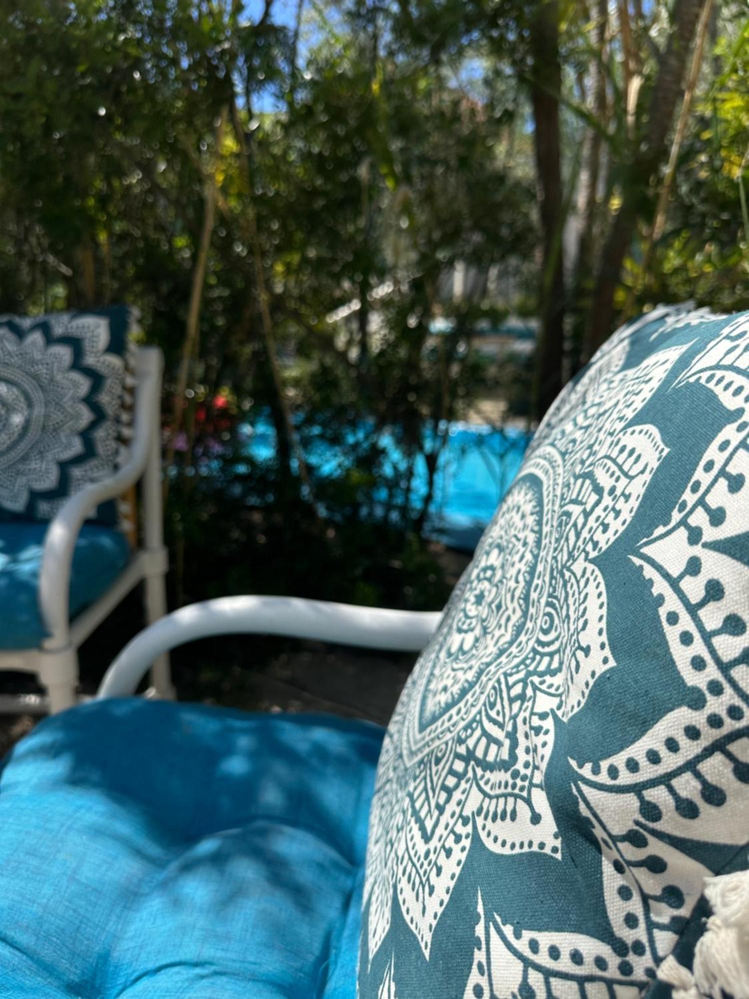 Luxury Loving Tolón